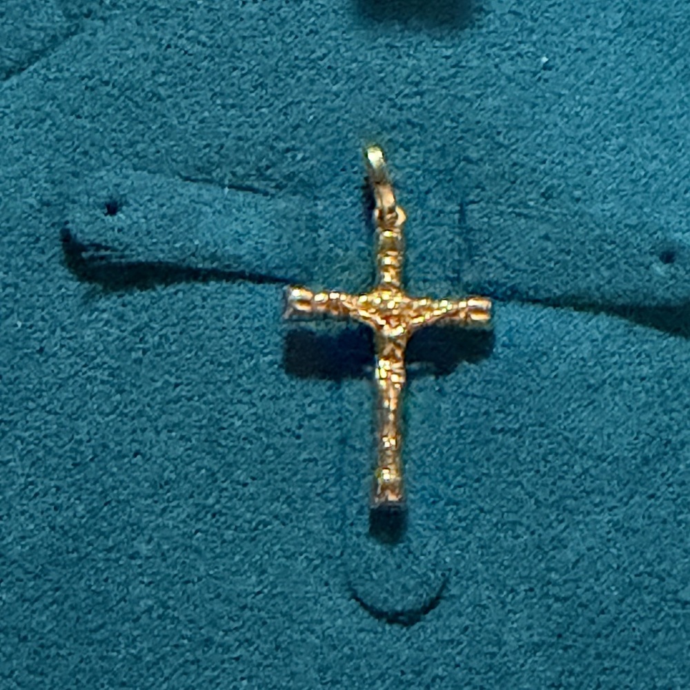 18k yellow Gold Crucifix Pendant - Picture 6 of 7